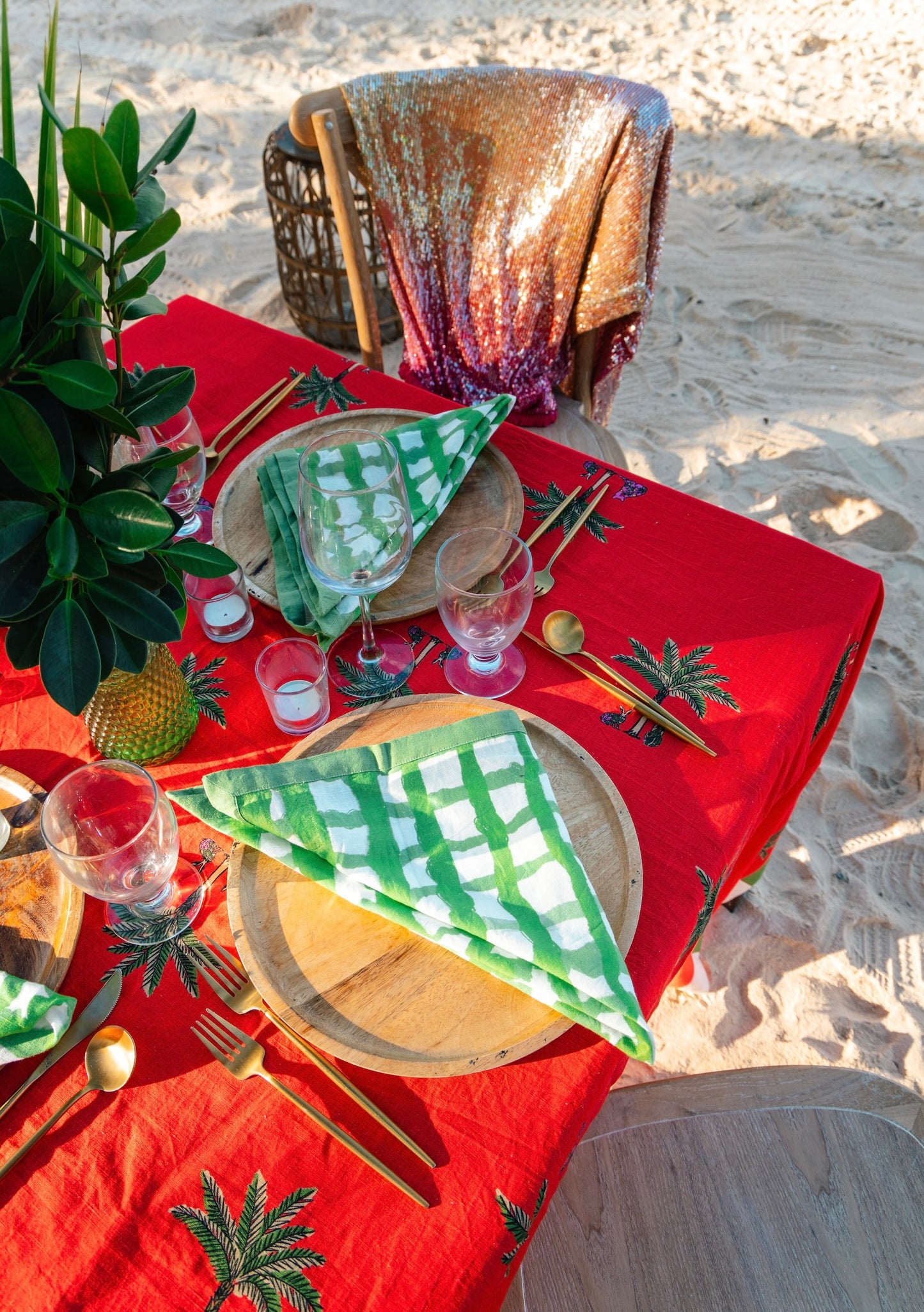 Standard Tablecloth in Petit Palm Red